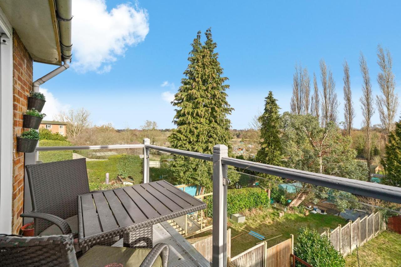 فيلا Leek Woottonفي The Stylish Warwick Abode - Balcony - Garden المظهر الخارجي الصورة