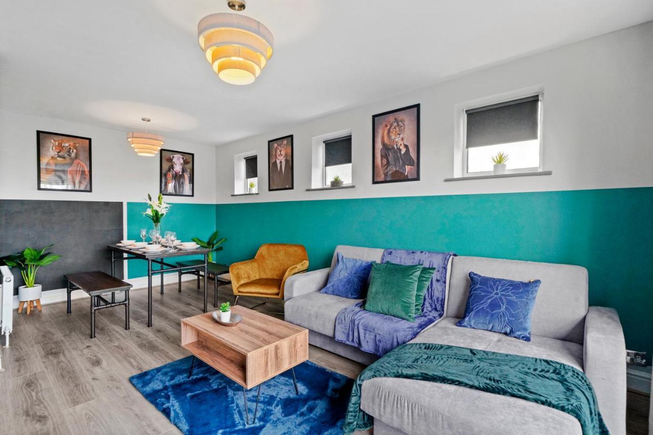 فيلا Leek Woottonفي The Stylish Warwick Abode - Balcony - Garden المظهر الخارجي الصورة